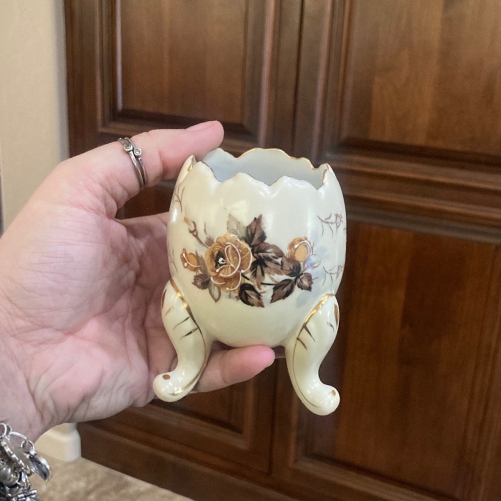 Vintage Napcoware Japan Footed Egg Planter Vase – Hand-Painted Floral Gold Trim - Picture 10 of 13